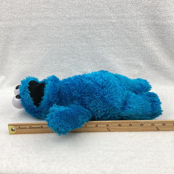 Hasbro Sesame Street Cookie Monster Talking Plush Stuffed Animal Toy 14” - Picture 13 of 13